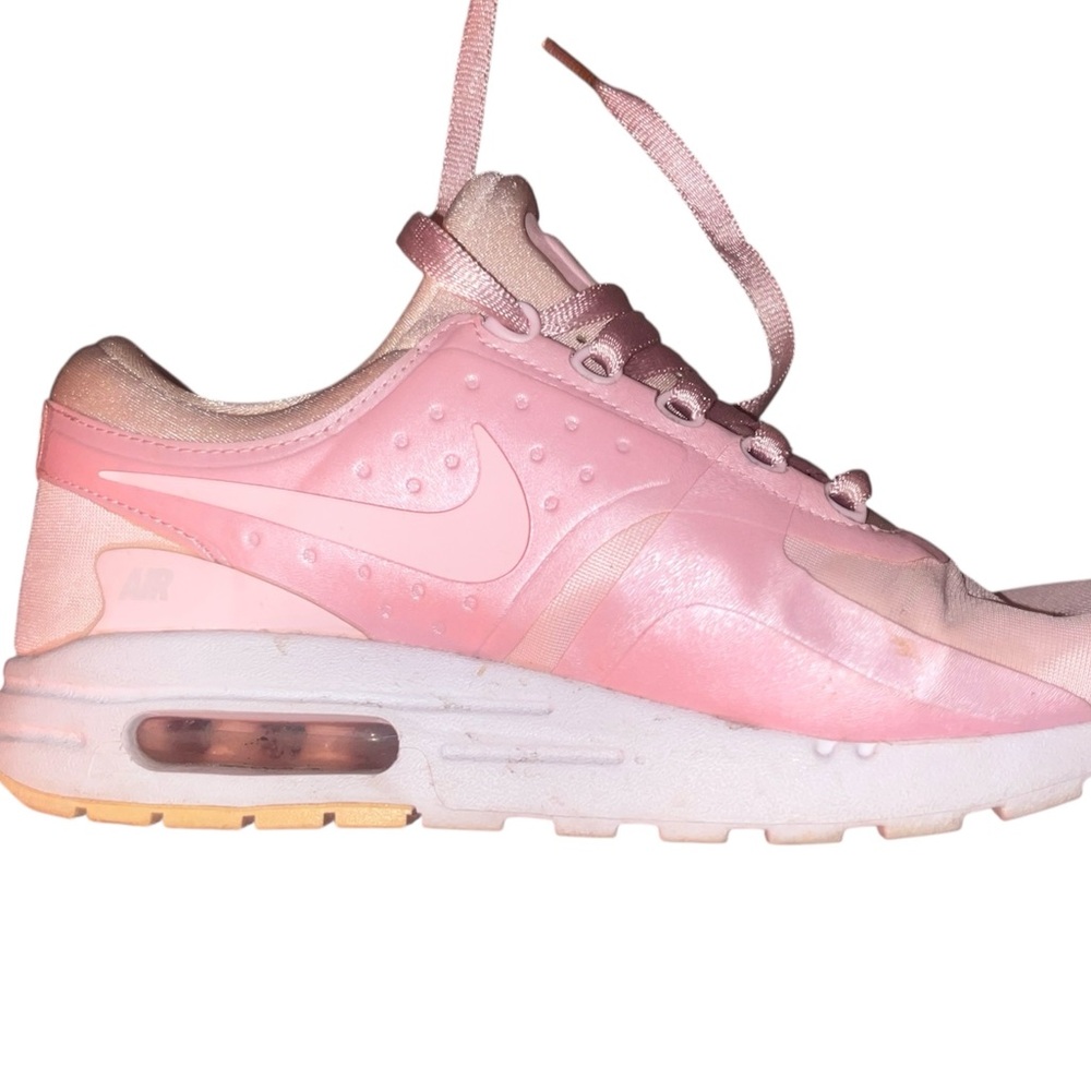 Nike Pink Athletic Shoes with Minimalist Design